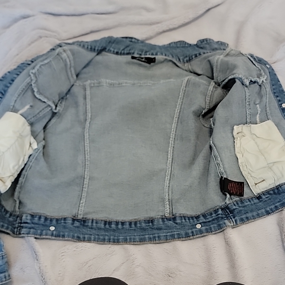 Earl Jeans Distressed Denim Jacket - Picture 5 of 7
